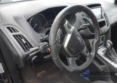 2013 Ford Focus Se z USA, uszkodzony, nr VIN 1FADP3F29DL368243